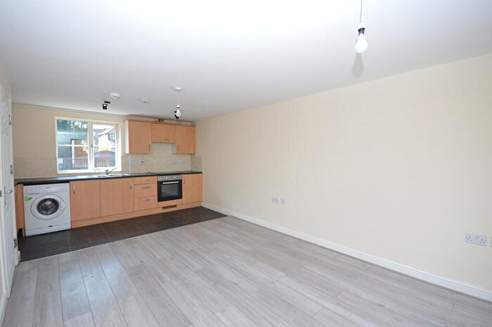 2 Bedroom Apartment To Rent In Isabelle Court, Kettering, NN16