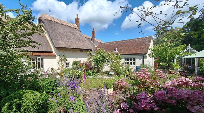 4 Bedroom Detached House For Sale In Manor Road, Oving, HP22