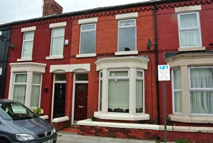 3 Bedroom Terraced House To Rent In Taplow St, Bed Ter, L6