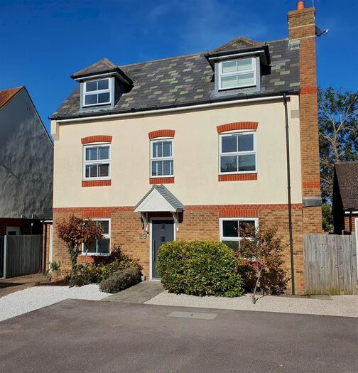 4 Bedroom Detached House For Sale In Heronden View, Eastry, Sandwich, CT13