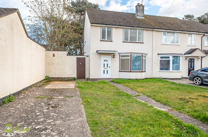 3 Bedroom Semi-Detached House For Sale In Woodlands Road, Baughurst, Tadley, Hampshire, RG26