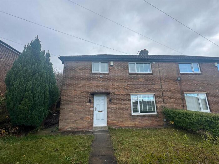 3 Bedroom Semi-Detached House To Rent In Barrington Parade, Gomersal, Cleckheaton, BD19