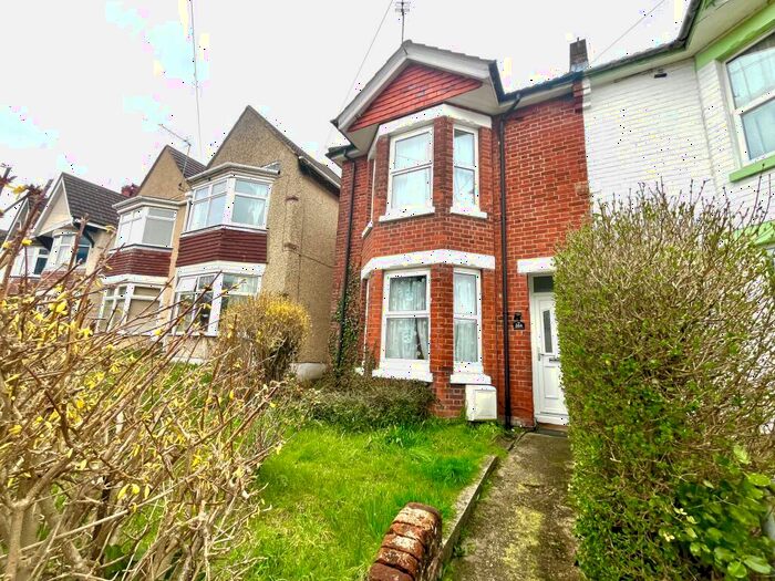 4 Bedroom House To Rent In Broadlands Road, Southampton, SO17