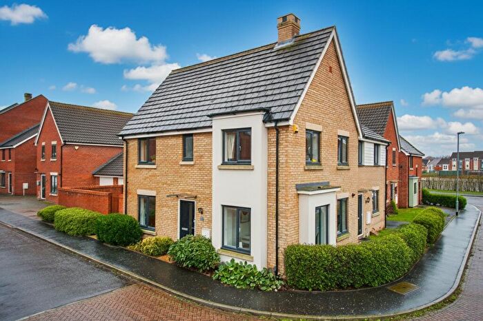 3 Bedroom Semi Detached House For Sale In Ron Hill Road, Queens Hill, Norwich, NR8