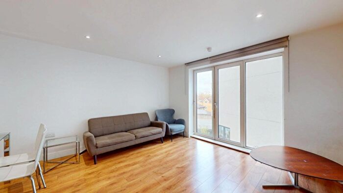 2 Bedroom Flat To Rent In Headstone Road, Harrow, HA1