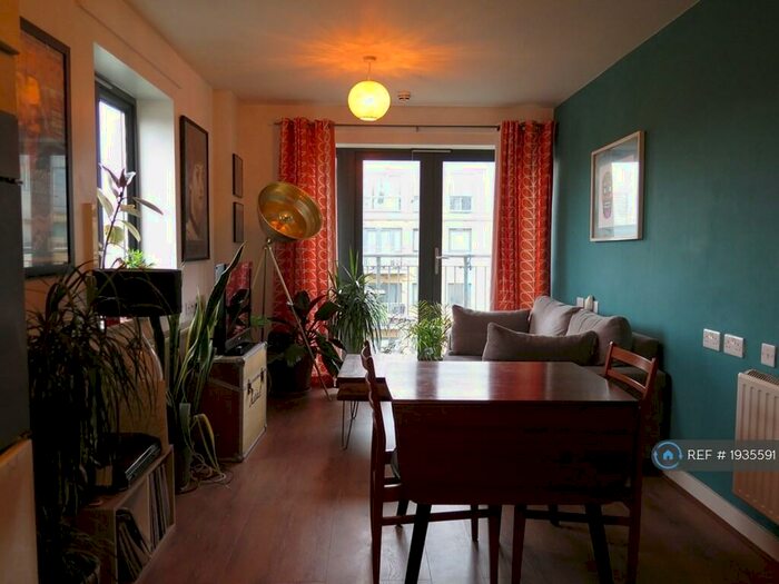 2 Bedroom Flat To Rent In Thomas Fyre Drive, Bow, London, E3