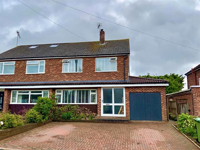 3 Bedroom Semi-Detached House For Sale In Rowan Drive, Haversham, Milton Keynes, MK19