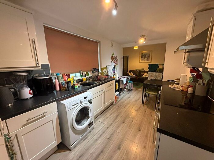 3 Bedroom Flat To Rent In Eighth Avenue, Newcastle Upon Tyne, NE6