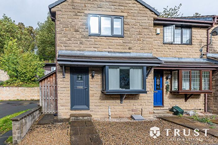 2 Bedroom Terraced House For Sale In High Road, Earlsheaton, WF12