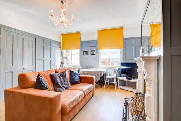 1 Bedroom Flat For Sale In Flowergate, Whitby, YO21