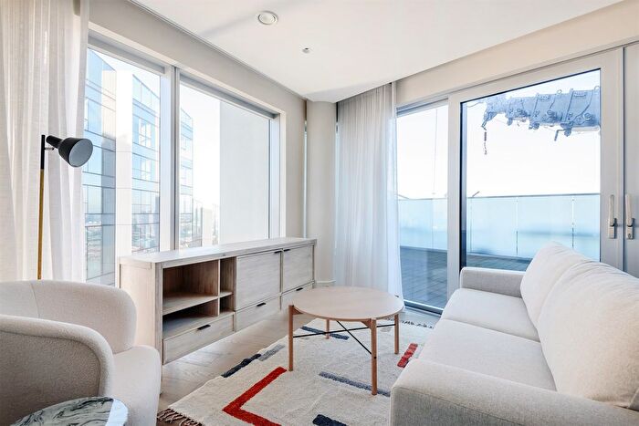 3 Bedroom Flat To Rent In No., Upper Riverside, Cutter Lane, Greenwich Peninsula, SE10