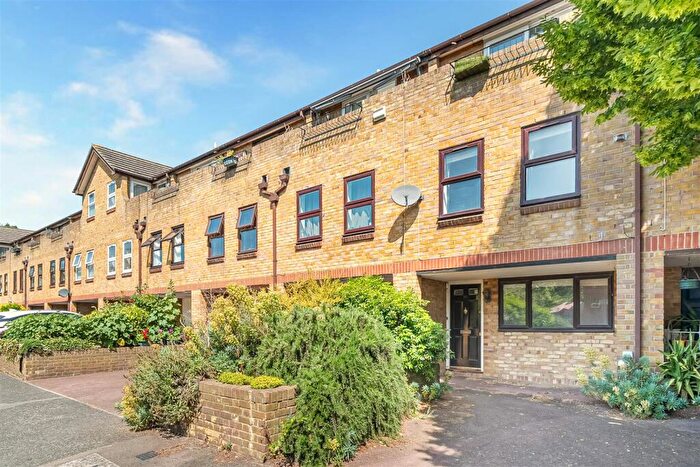 2 Bedroom House For Sale In Clarence Road, London, E12