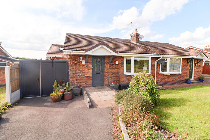 2 Bedroom Semi-Detached Bungalow For Sale In Leicester Drive, Shirebrook Park, Glossop, SK13