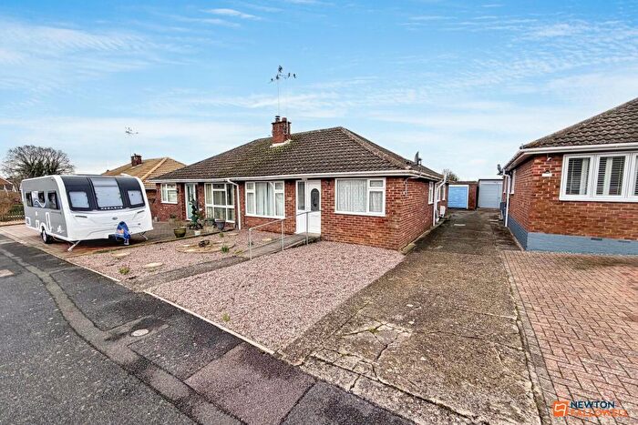 3 Bedroom Semi-Detached Bungalow For Sale In Cissbury Ring, Werrington Village, Peterborough, PE4