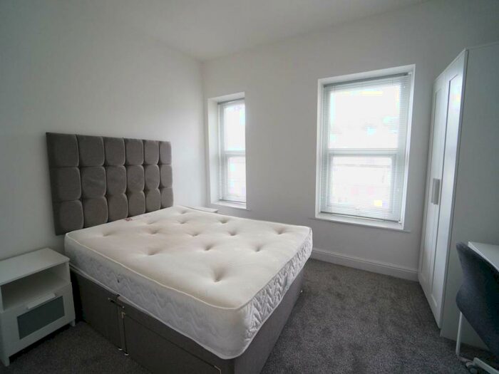 2 Bedroom House To Rent In Caernarfon Road, Bangor, Gwynedd, LL57