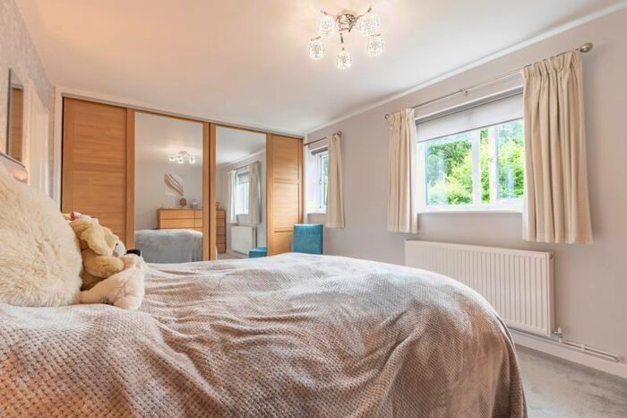 5 Bedroom Detached House For Sale In Brookfield Close, Hunt End, Redditch, B97