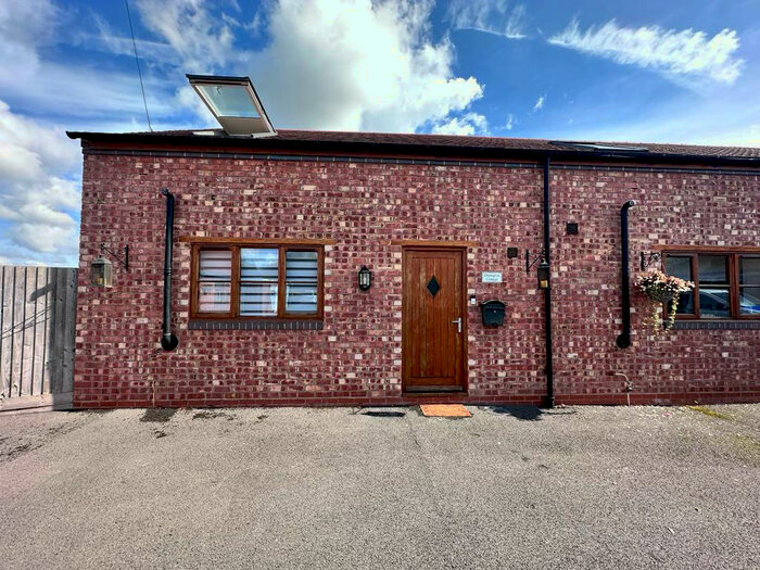 3 Bedroom Barn Conversion To Rent In Seafield Lane, Alvechurch, West Midlands, B48