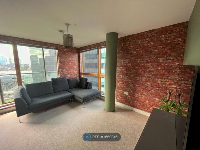 2 Bedroom Flat To Rent In New Century Park, Manchester, M4