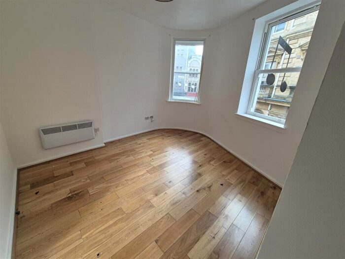 1 Bedroom Flat To Rent In One Bedroom Town Centre Apartment, BH1