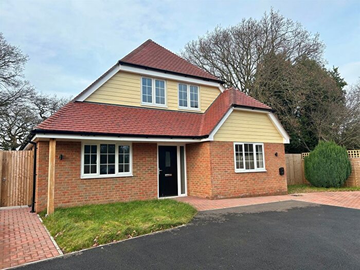 4 Bedroom Property For Sale In Sandhurst Lane, Bexhill-On-Sea, TN39