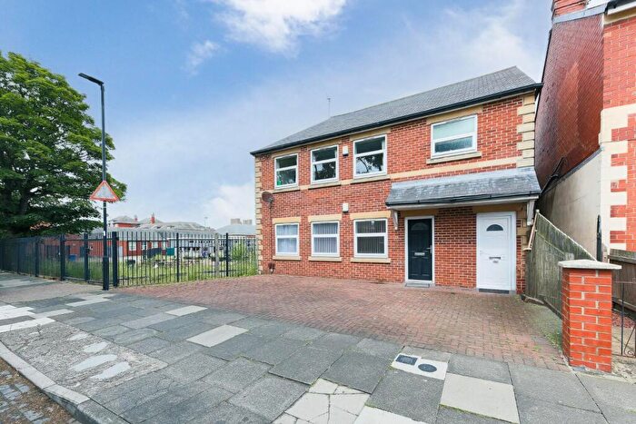 2 Bedroom Apartment For Sale In Lovaine Avenue, Whitley Bay, NE25