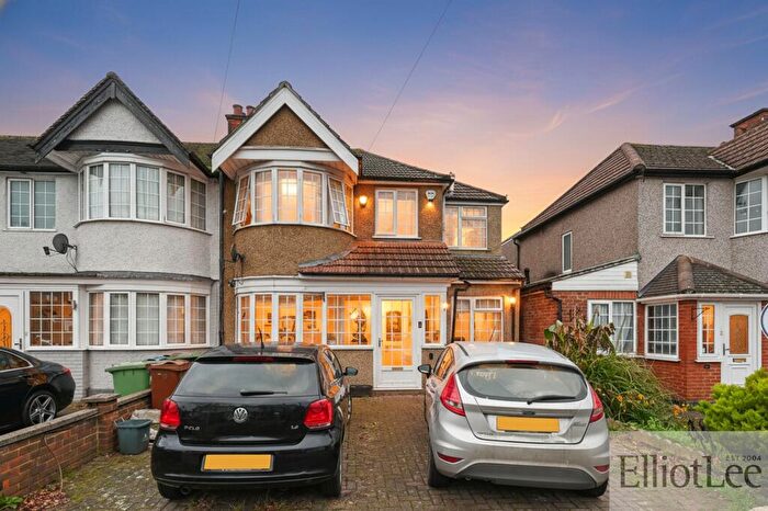5 Bedroom End Of Terrace House For Sale In Lynton Road, Harrow, HA2