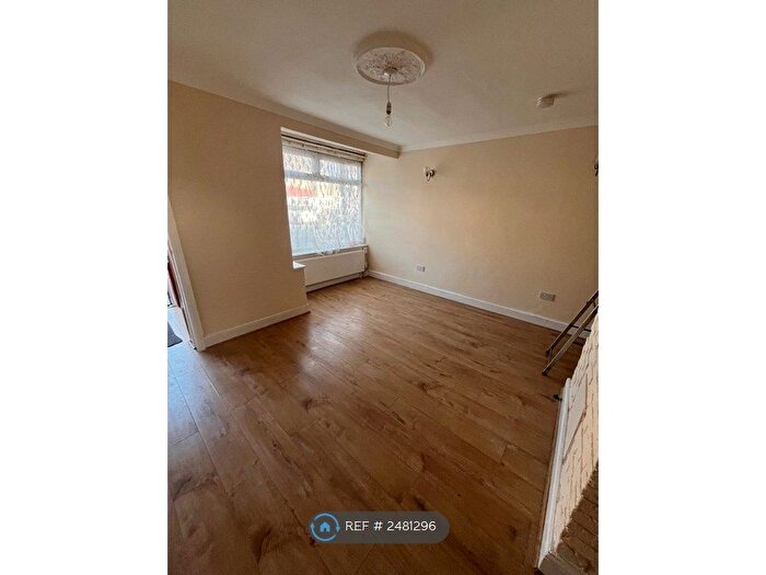 2 Bedroom Terraced House To Rent In School Road, Dagenham, RM10
