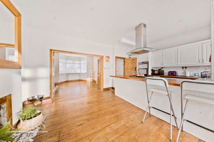 5 Bedroom Semi-Detached House To Rent In Westbourne Road, Croydon, CR0