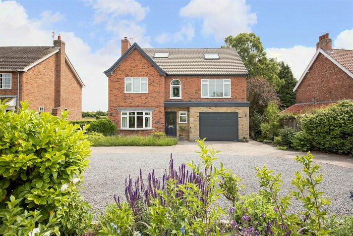 6 Bedroom Detached House For Sale In Easingwold Road, Huby, York, YO61