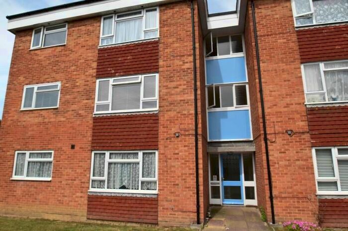 2 Bedroom Flat To Rent In Belle Vue Road, Eastbourne, BN22