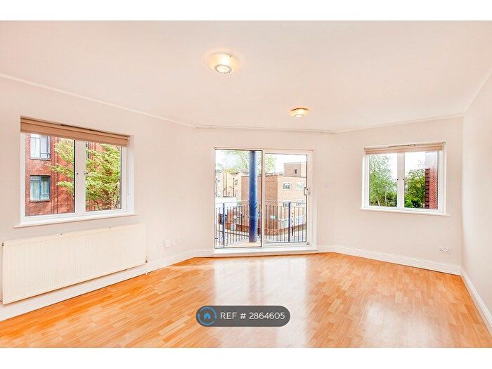 2 Bedroom Flat To Rent In Margery Street, London, WC1X