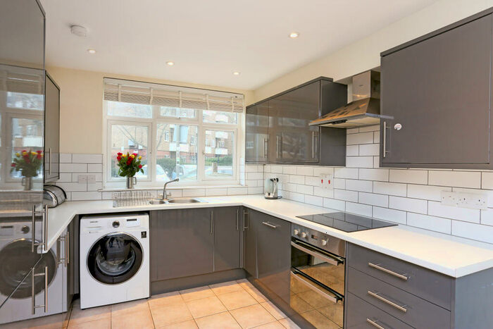 3 Bedroom House To Rent In Caistor Road, SW12