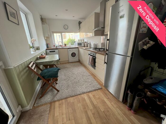 3 Bedroom Property To Rent In Maple Road, Poole, BH15