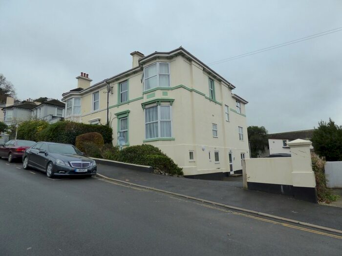 2 Bedroom Flat To Rent In Powderham Road, Newton Abbot, TQ12