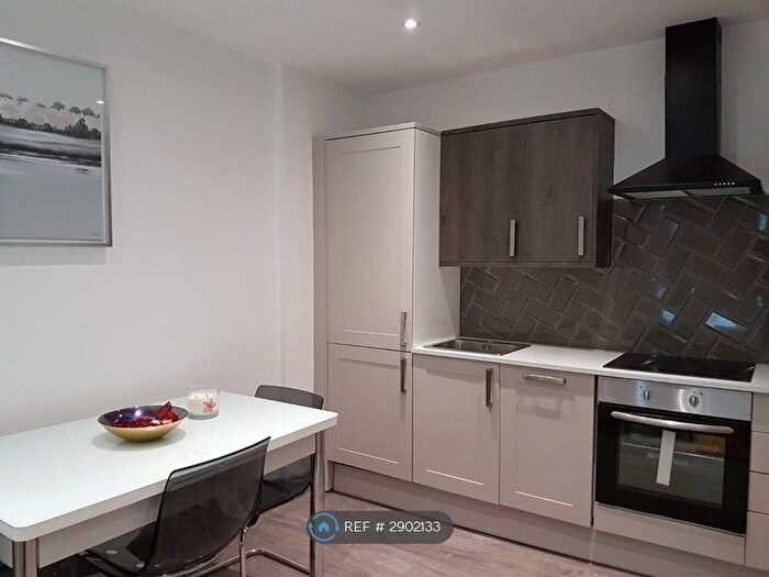 2 Bedroom Flat To Rent In Central Road, Stanford-Le-Hope, SS17