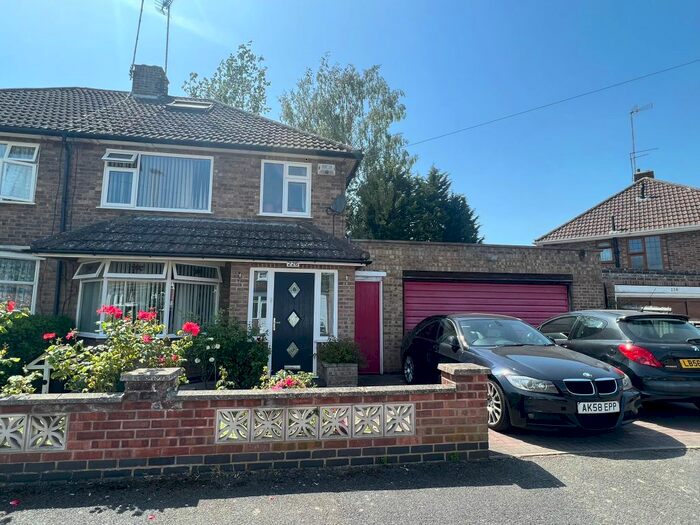 3 Bedroom Semi-Detached House To Rent In Wintersdale Road, Leicester, LE5