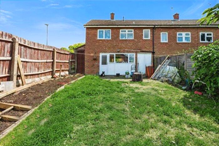 3 Bedroom End Of Terrace House For Sale In The Link, Dunstable, LU5