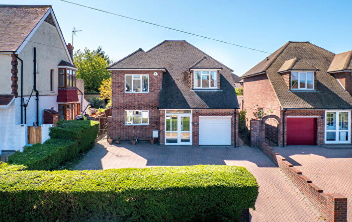 4 Bedroom Detached House For Sale In Kings Drive, Gravesend, DA12