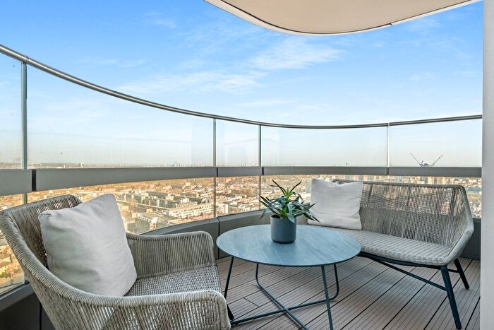 3 Bedroom Flat For Sale In Canaletto Tower, City Road, Angel, EC1V