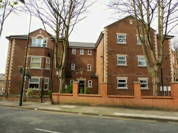 2 Bedroom Apartment To Rent In Heneage Road, Grimsby, DN32