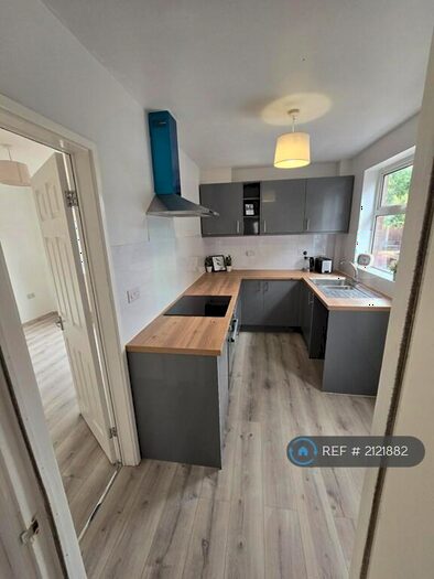 3 Bedroom Semi-Detached House To Rent In Peacock Street, Scunthorpe, DN17