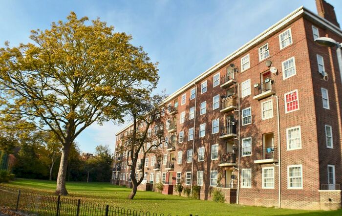 4 Bedroom Flat To Rent In Leigham Avenue, Streatham Hill SW16