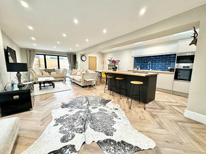 2 Bedroom Semi-Detached House To Rent In Mill Road, Cleethorpes, DN35