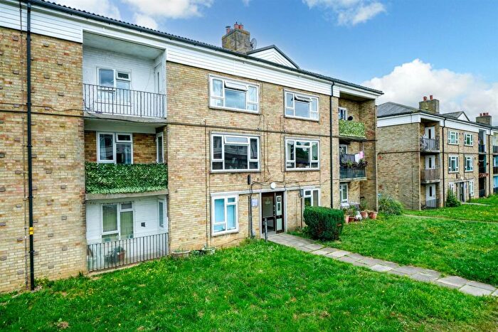 2 Bedroom Apartment To Rent In Everest Way, Hemel Hempstead, HP2