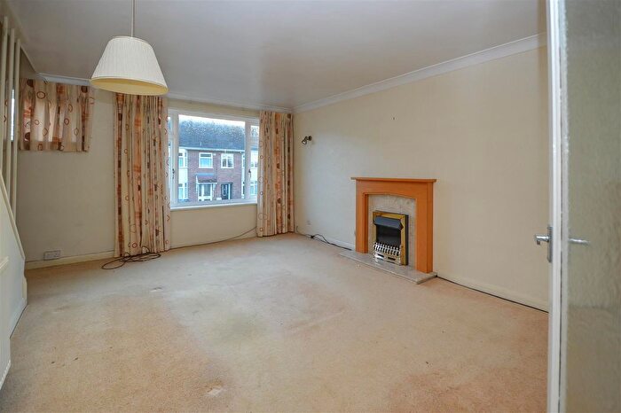 3 Bedroom End Of Terrace House For Sale In Albert Street, Warley, Brentwood, CM14