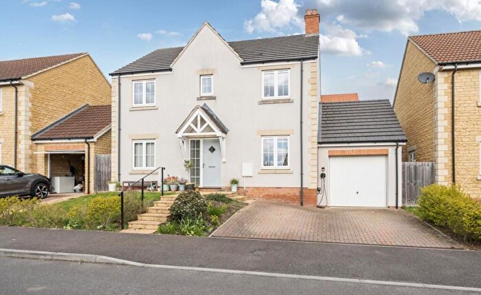 4 Bedroom Detached House For Sale In Portland Rise, Corsham, SN13