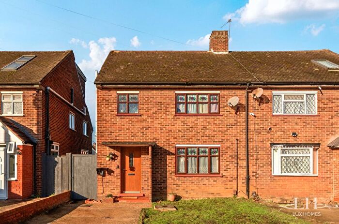 3 Bedroom Semi Detached House For Sale In Mungo Park Road, Rainham, RM13