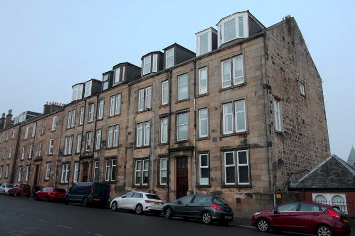 2 Bedroom Flat To Rent In Brisbane Street, / Greenock, PA16