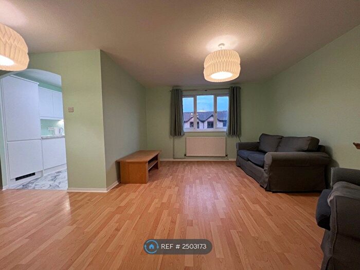 2 Bedroom Flat To Rent In Myers Lane, London, SE14