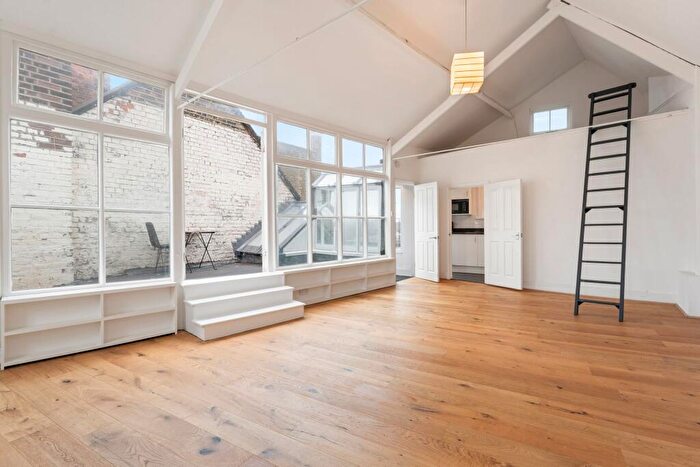 3 Bedroom Apartment To Rent In Camden High Street, London, NW1